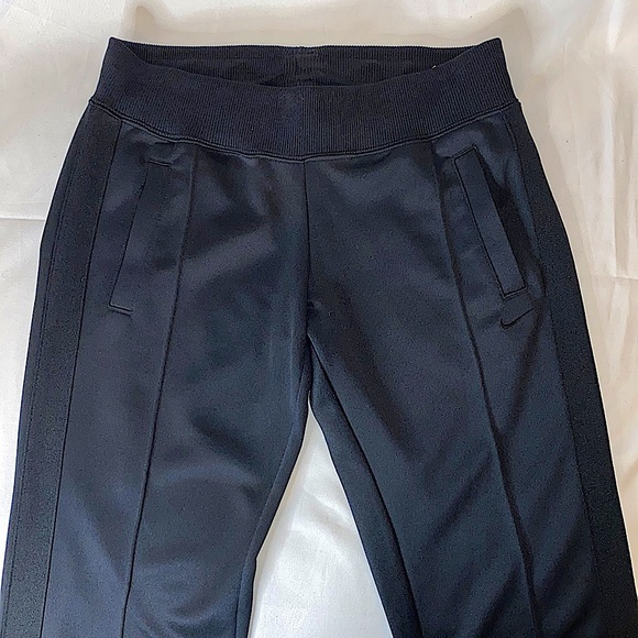 NWOT Gorgeous black satiny/silky straight leg NIKEs - Picture 4 of 7